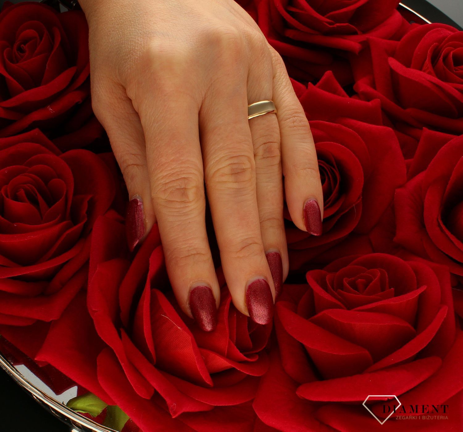 Obrączka ślubna płaska satynowa z wklęsłym środekiem – szerokość 5 mm.jpg